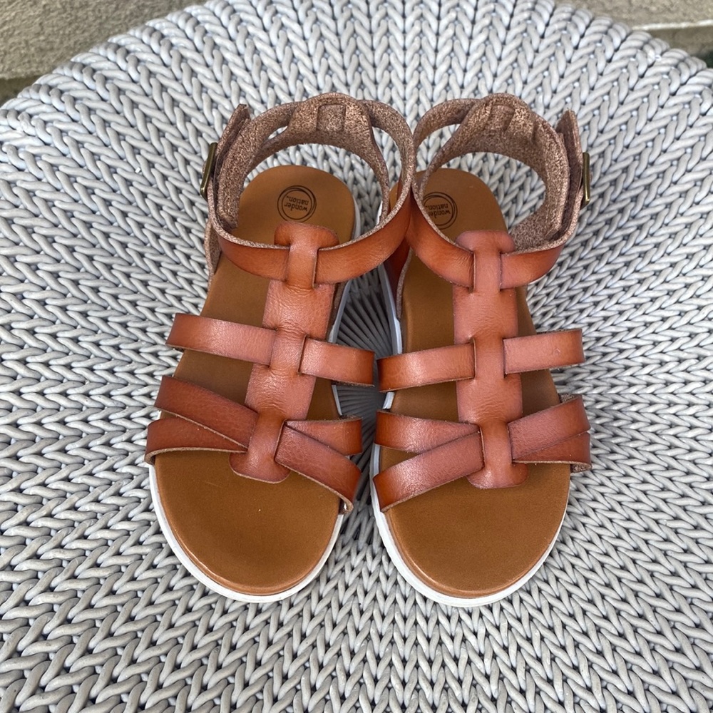 Wonder Nation Brown Sandals Little Kids Size 10